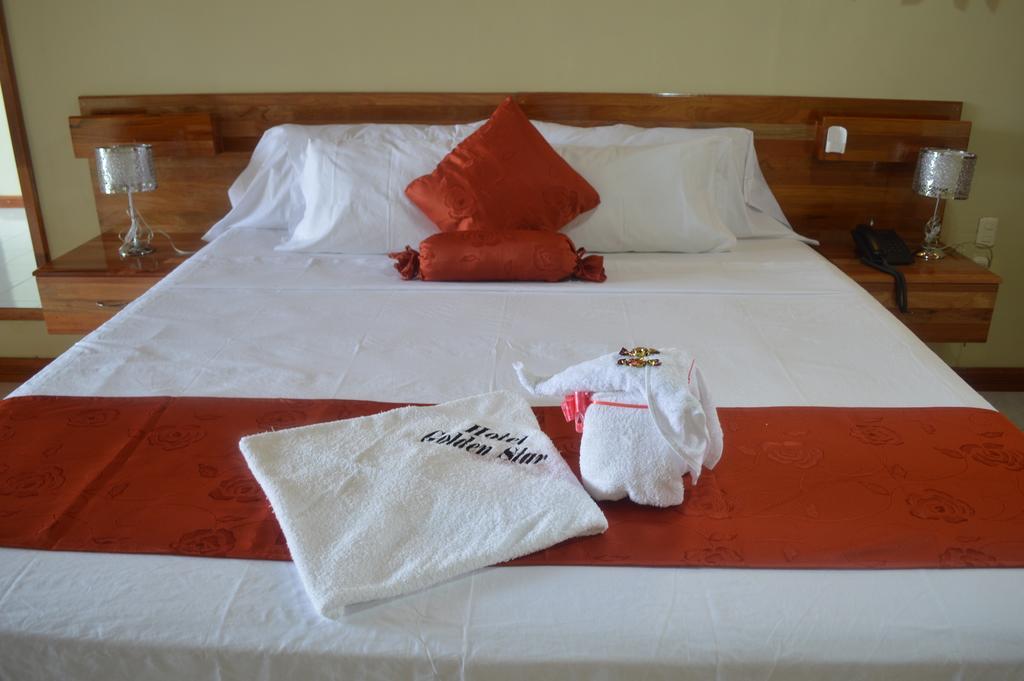 Hotel Golden Star อีกีโตส ภายนอก รูปภาพ
