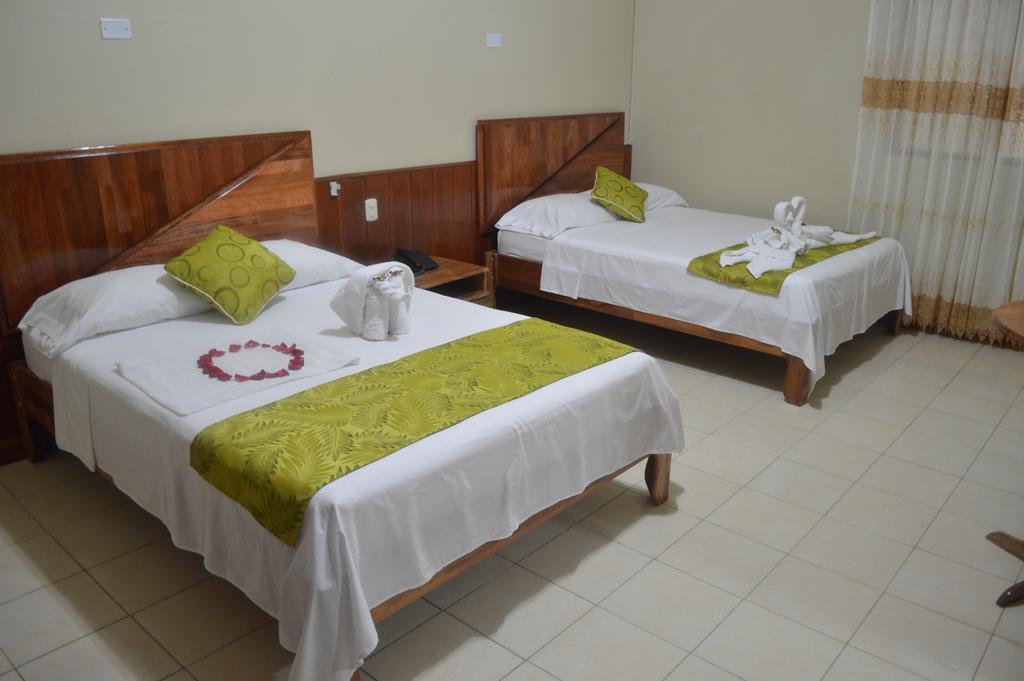 Hotel Golden Star อีกีโตส ภายนอก รูปภาพ