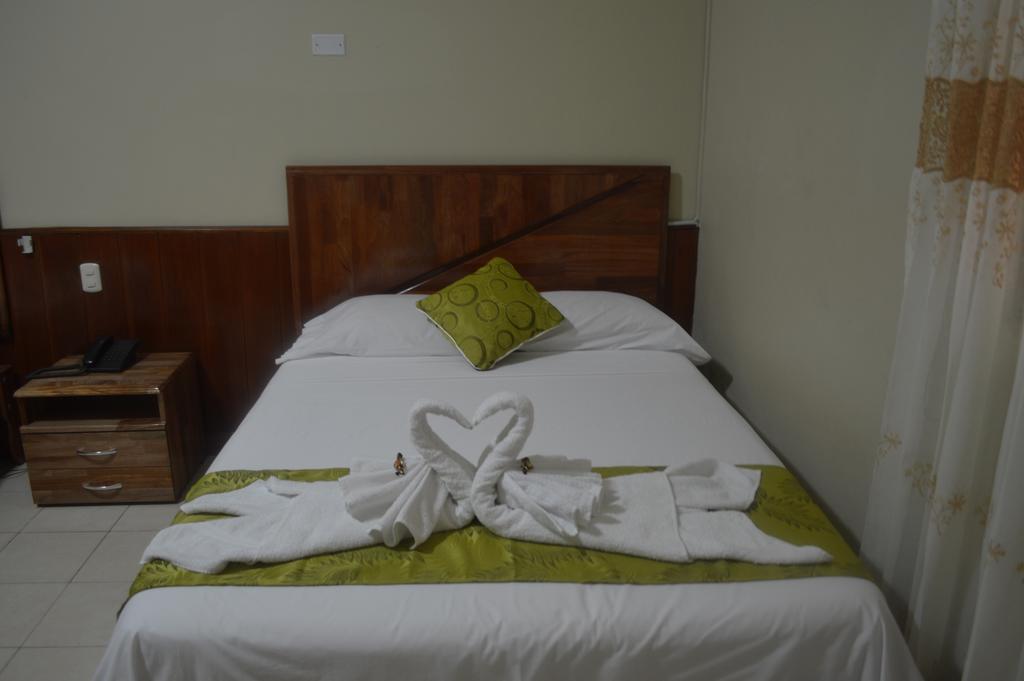 Hotel Golden Star อีกีโตส ภายนอก รูปภาพ