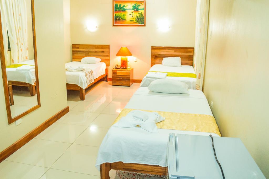 Hotel Golden Star อีกีโตส ภายนอก รูปภาพ