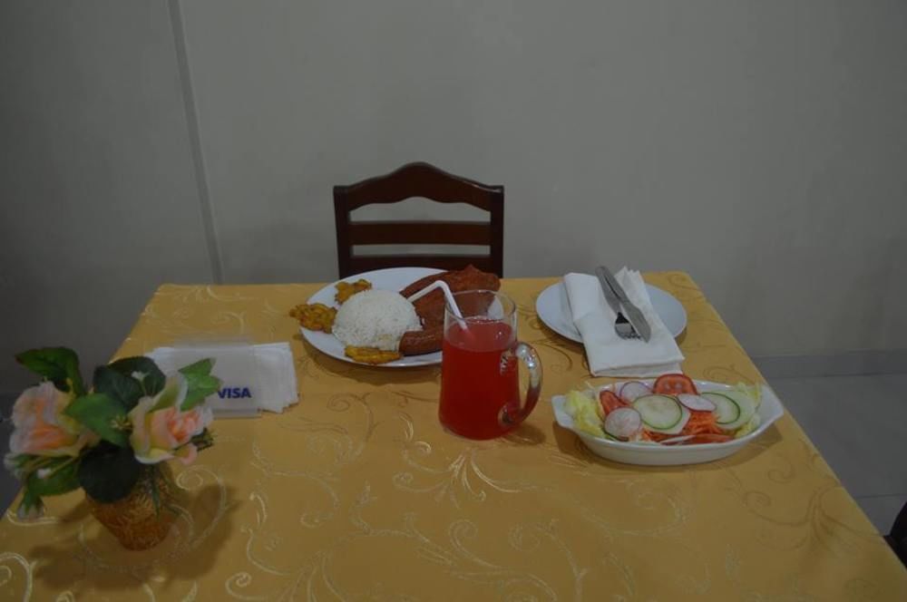 Hotel Golden Star อีกีโตส ภายนอก รูปภาพ