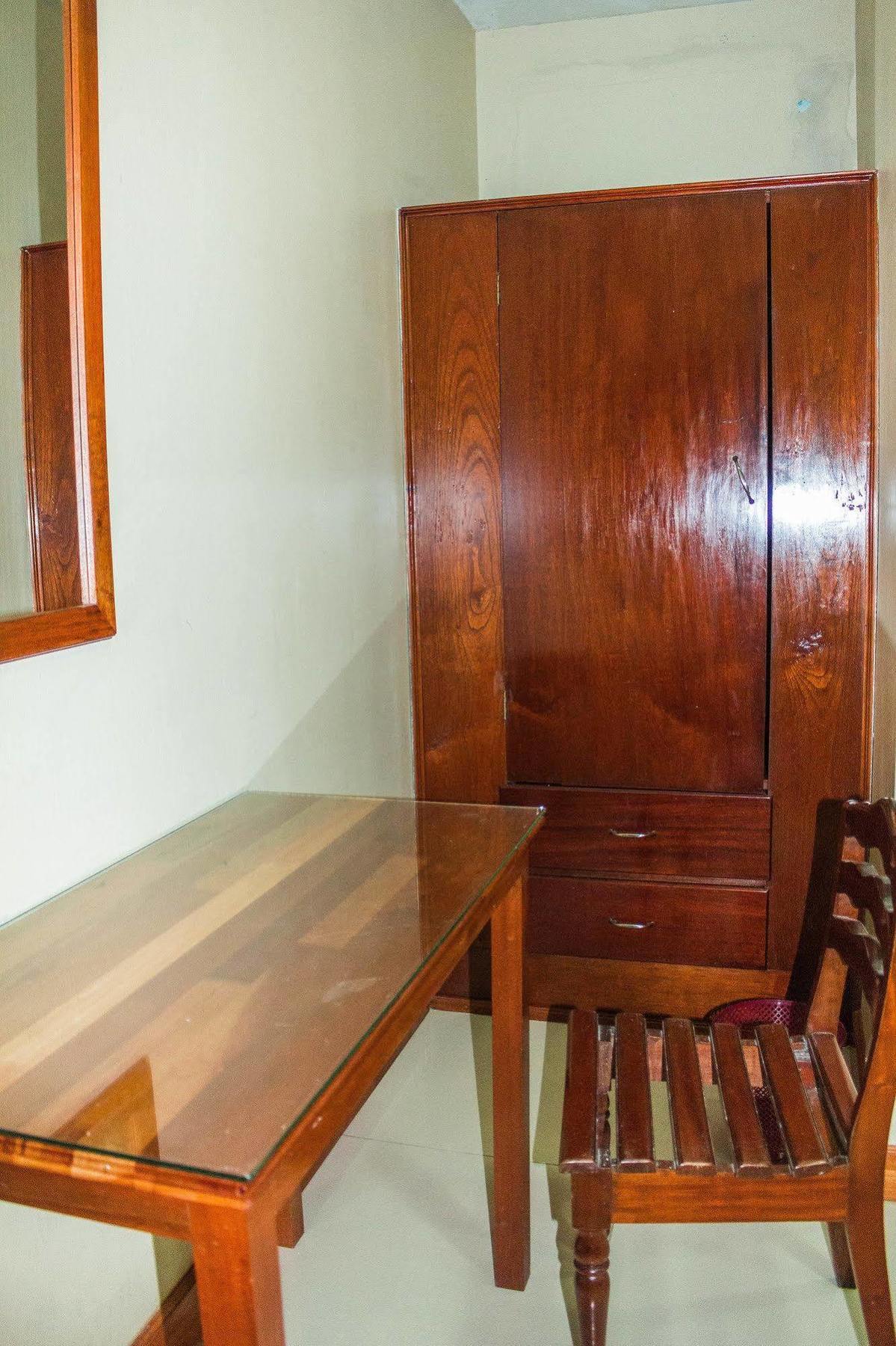 Hotel Golden Star อีกีโตส ภายนอก รูปภาพ