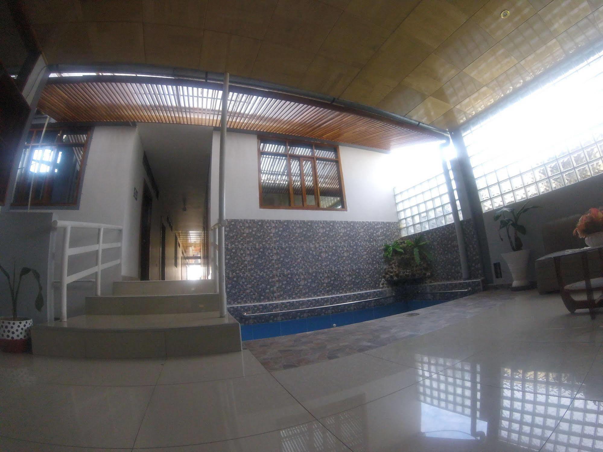 Hotel Golden Star อีกีโตส ภายนอก รูปภาพ