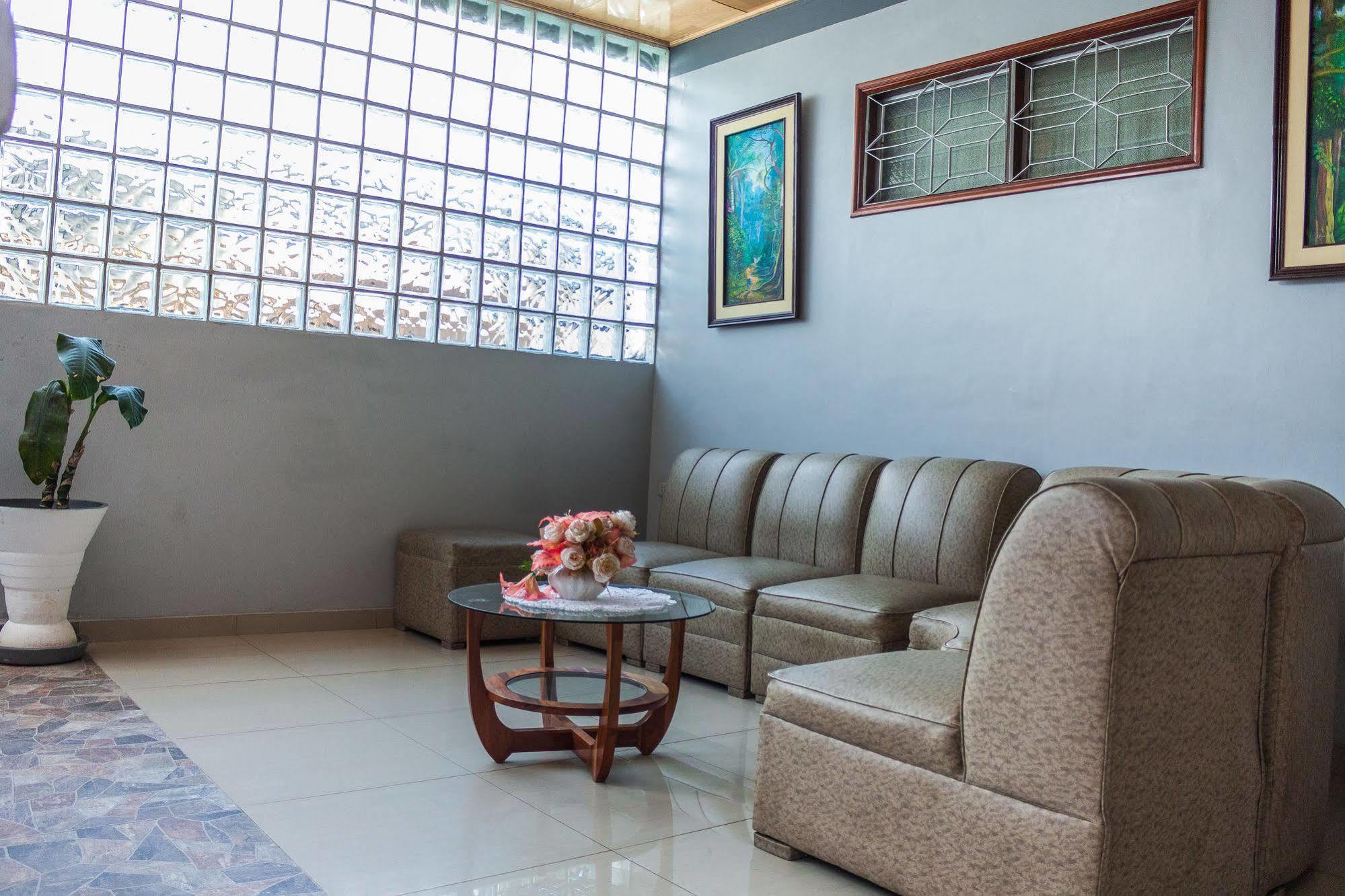 Hotel Golden Star อีกีโตส ภายนอก รูปภาพ