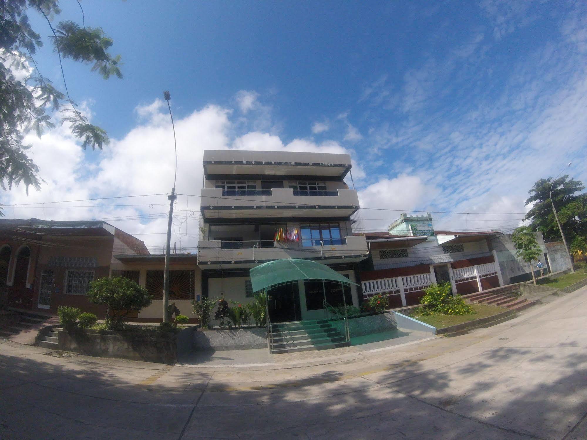 Hotel Golden Star อีกีโตส ภายนอก รูปภาพ