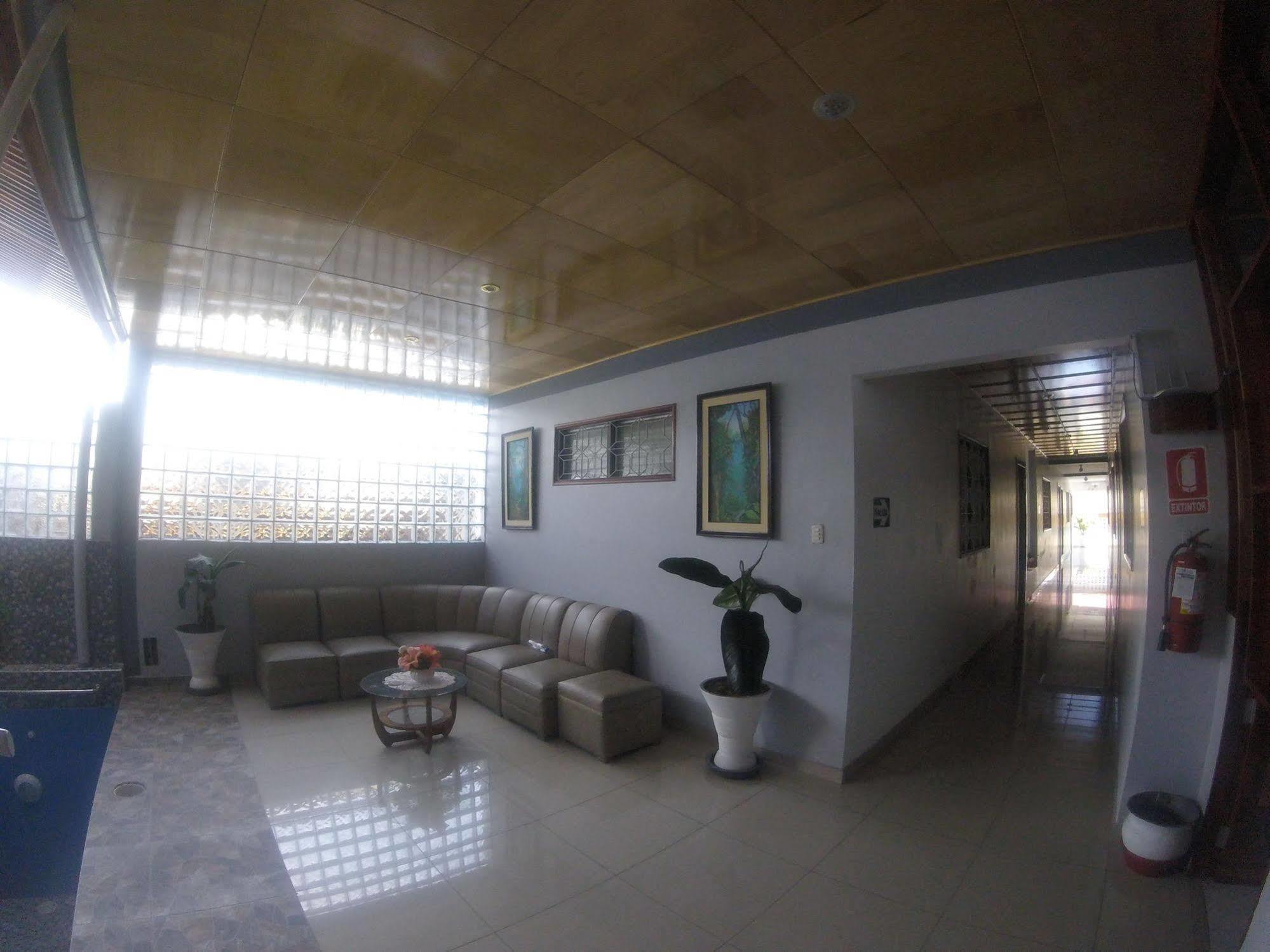 Hotel Golden Star อีกีโตส ภายนอก รูปภาพ